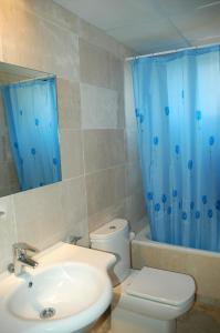Ванна кімната в Apartamentos Verger de Denia