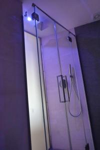 A bathroom at Sevi modern stay