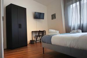A bed or beds in a room at Sevi modern stay