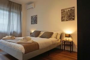 A bed or beds in a room at Sevi modern stay