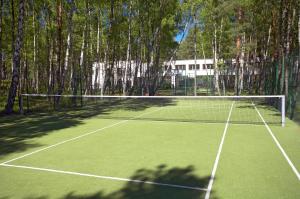 Tenis a/nebo squash v ubytování Geovita Dąbki nebo okolí