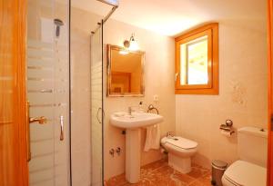 Ein Badezimmer in der Unterkunft Caricuao house