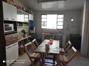 Кухня або міні-кухня у Urban Hostel