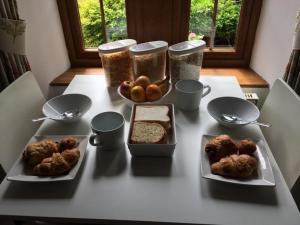 Breakfast options available to guests at Alderdale B&B 