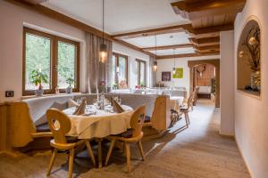 Fotografie z fotogalerie ubytování Hotel Waldfriede - Der Logenplatz im Zillertal v destinaci Fügen