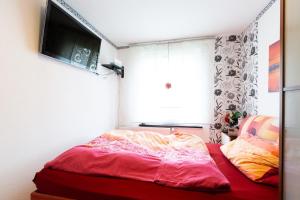 Ein Bett oder Betten in einem Zimmer der Unterkunft Deutsche Messe Zimmer - Private Apartments Hannover Exhibition Center (room agency)