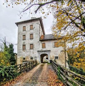 The building in which the holiday home is located