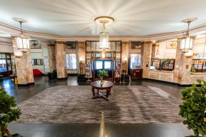 Εστιατόριο ή άλλο μέρος για φαγητό στο Adelphi Hotel