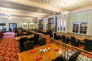 Εστιατόριο ή άλλο μέρος για φαγητό στο Adelphi Hotel