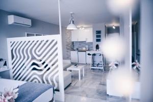 Kuchyň nebo kuchyňský kout v ubytování APARTMENT LA CALA DREAM & SEA VIEW
