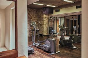 Posilňovňa alebo fitness centrum v ubytovaní Hotel Stary