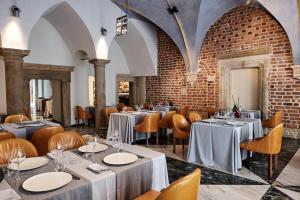 Reštaurácia alebo iné gastronomické zariadenie v ubytovaní Hotel Stary