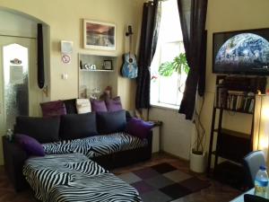 A seating area at Chernivtsi city center hostel