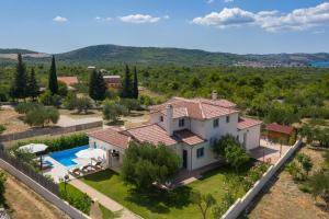 Πισίνα στο ή κοντά στο Villa Sunset Lady