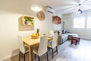 A seating area at Tarrapolita_Rambla
