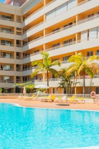 Bazén v ubytování FLH Funchal Green Park Apartment with Pool nebo v jeho okolí