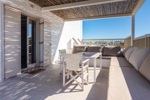 Gallery image of Milia Gi Suites in Pollonia +75 photos