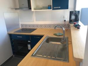 Cucina o angolo cottura di Bleu Cannelle et Petimo
