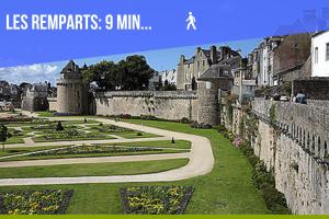 a view of a garden in a castle at le cosy in Vannes
