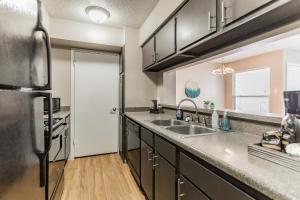 Newly Renovated Flat in the Heart of Midland!