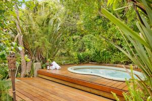 Galeriebild der Unterkunft BEACH FRONT:Palms-on-the-beach.KAITERITERI. in Kaiteriteri