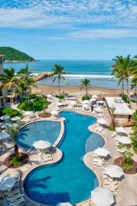 馬薩特蘭的住宿－Pueblo Bonito Mazatlan Beach Resort - All Inclusive，享有度假胜地的空中景致,设有游泳池和海滩