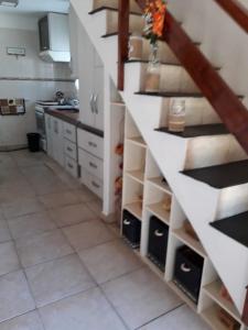 Una cocina o kitchenette en Chalet en Villa Gesell