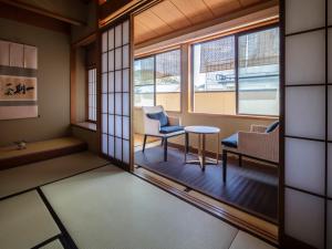 Posezení v ubytování Gion Ryokan Karaku