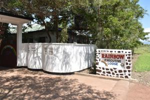 Fotografie z fotogalerie ubytování Rainbow Executive Lodge v destinaci Boma la Ngombe
