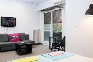 Dimitras Apartment tesisinde bir oturma alanı