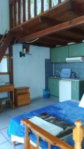 A kitchen or kitchenette at Haus Pigadi