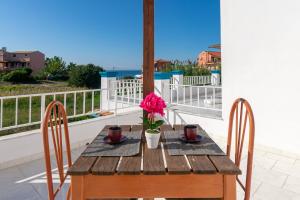 Gallery image of Akis Villa Studios & Apartment with Pool by Hotelius in Agios Georgios Pagon