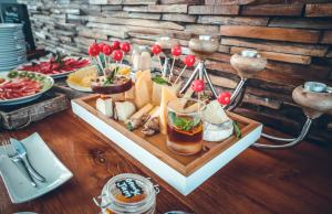 Makanan di atau di tempat lain dekat hotel