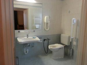 Kylpyhuone majoituspaikassa Gran Osteria Tre Noci