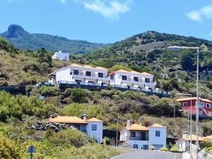 Foto da galeria de VV Mirador Isla Bonita "by henrypole home" em Mazo