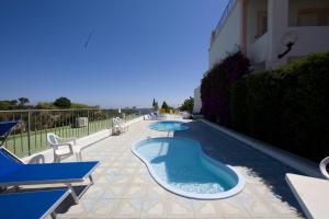 Bazén v ubytování Hotel Castiglione nebo v jeho okolí