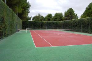 Tenis a/nebo squash v ubytování Hotel El Cortijo de Daimiel nebo okolí