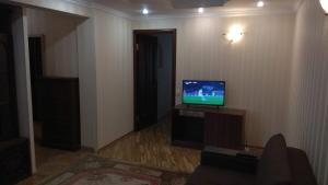 Apartament near Riviera Park TV 또는 엔터테인먼트 센터