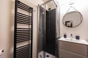 Kúpeľňa v ubytovaní JOIVY Warm Flat for 4, with Parking in Courmayeur