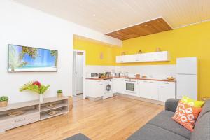 Köök või kööginurk majutusasutuses Foyal Suites