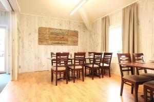 Posezení v ubytování Napoli Resturant & Hotell AS