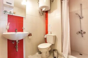 A bathroom at Apart Hotel Rosen