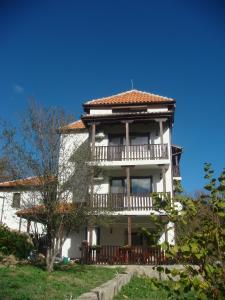 The building in which a vendégházakat is located