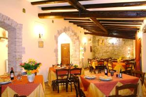 A restaurant or other place to eat at Il Castello