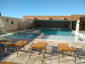 A piscina localizada em Piazza DiRoma Caldas Novas ou nos arredores