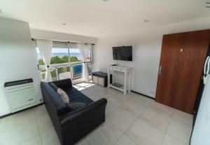 Μια τηλεόραση ή/και κέντρο ψυχαγωγίας στο Minimal