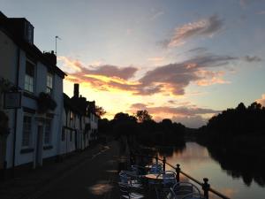 The Mug House Inn