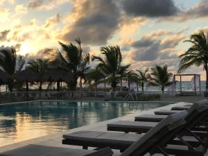 Bazén v ubytování Loa Tolú by Bernalo Hotels nebo v jeho okolí