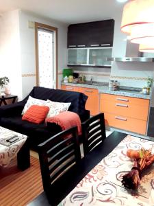 Kuchyň nebo kuchyňský kout v ubytování Cozy apartment in Orense of 45 m² with parking