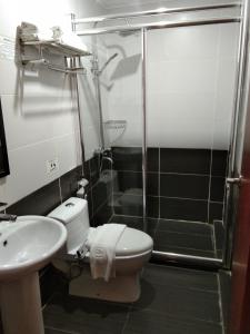Vannituba majutusasutuses Paragon Lutong Hotel